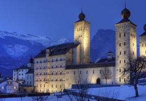 Classic Glacier Express at Christmas